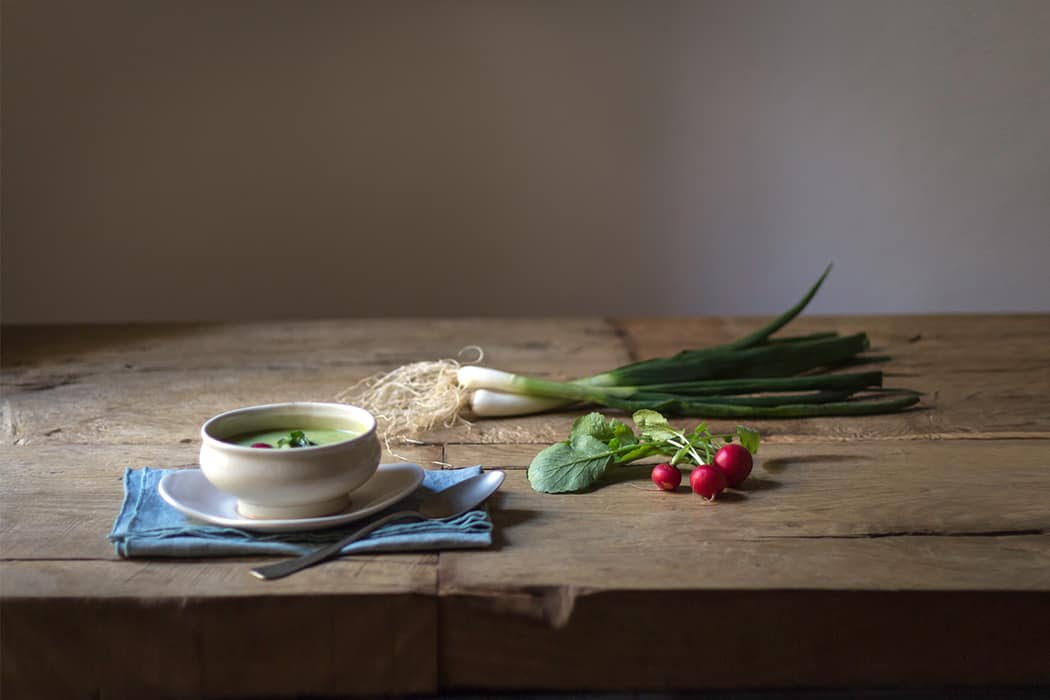 Zuppa con broccoli porri e ravanelli