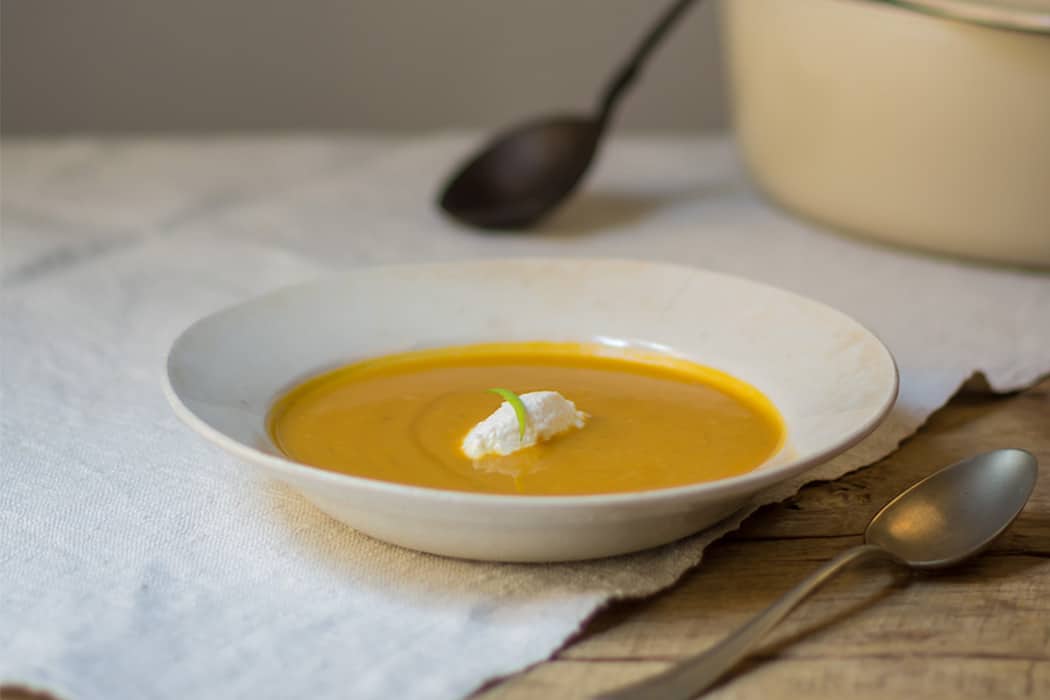 crema vellutata di zucca con patate porri e ricotta