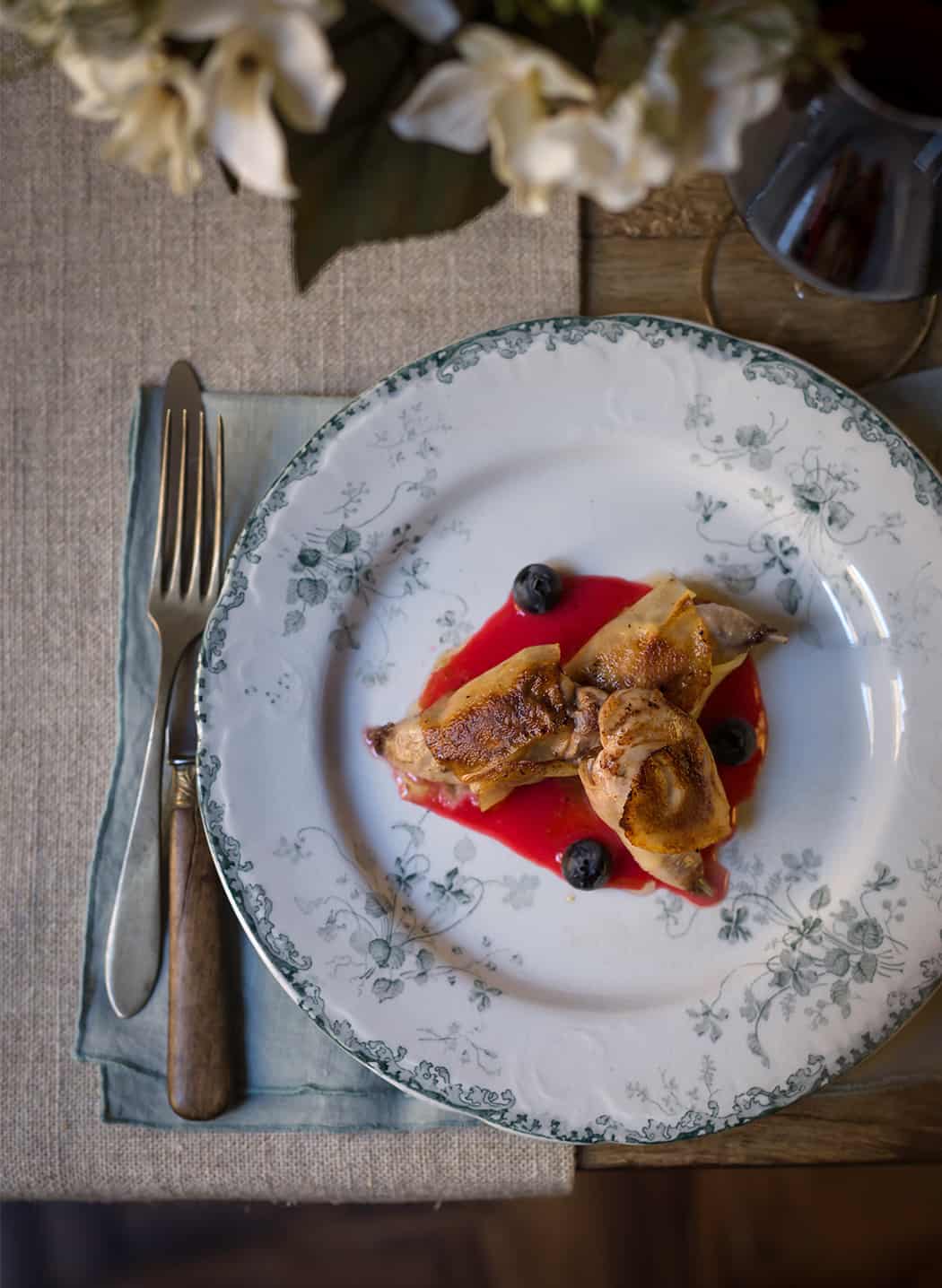 ricetta Quaglie in crosta di patate con salsa ai frutti di bosco