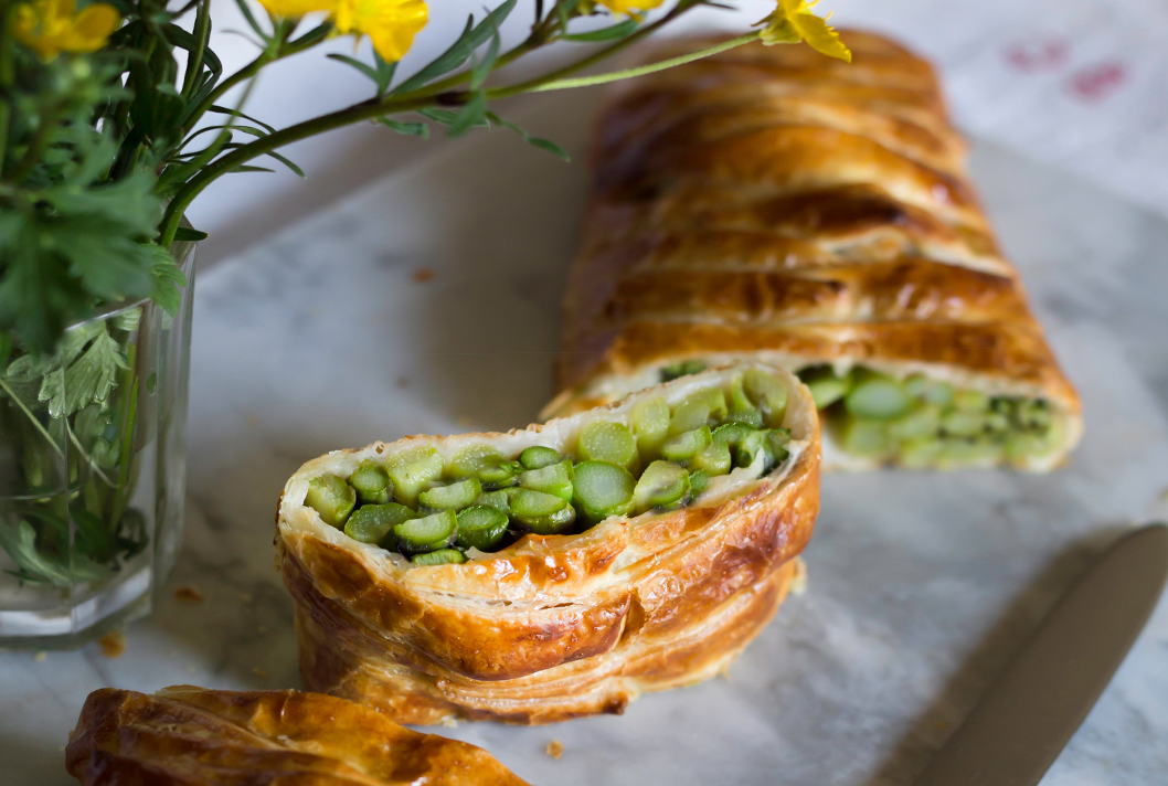 ricetta torta salata con asparagi