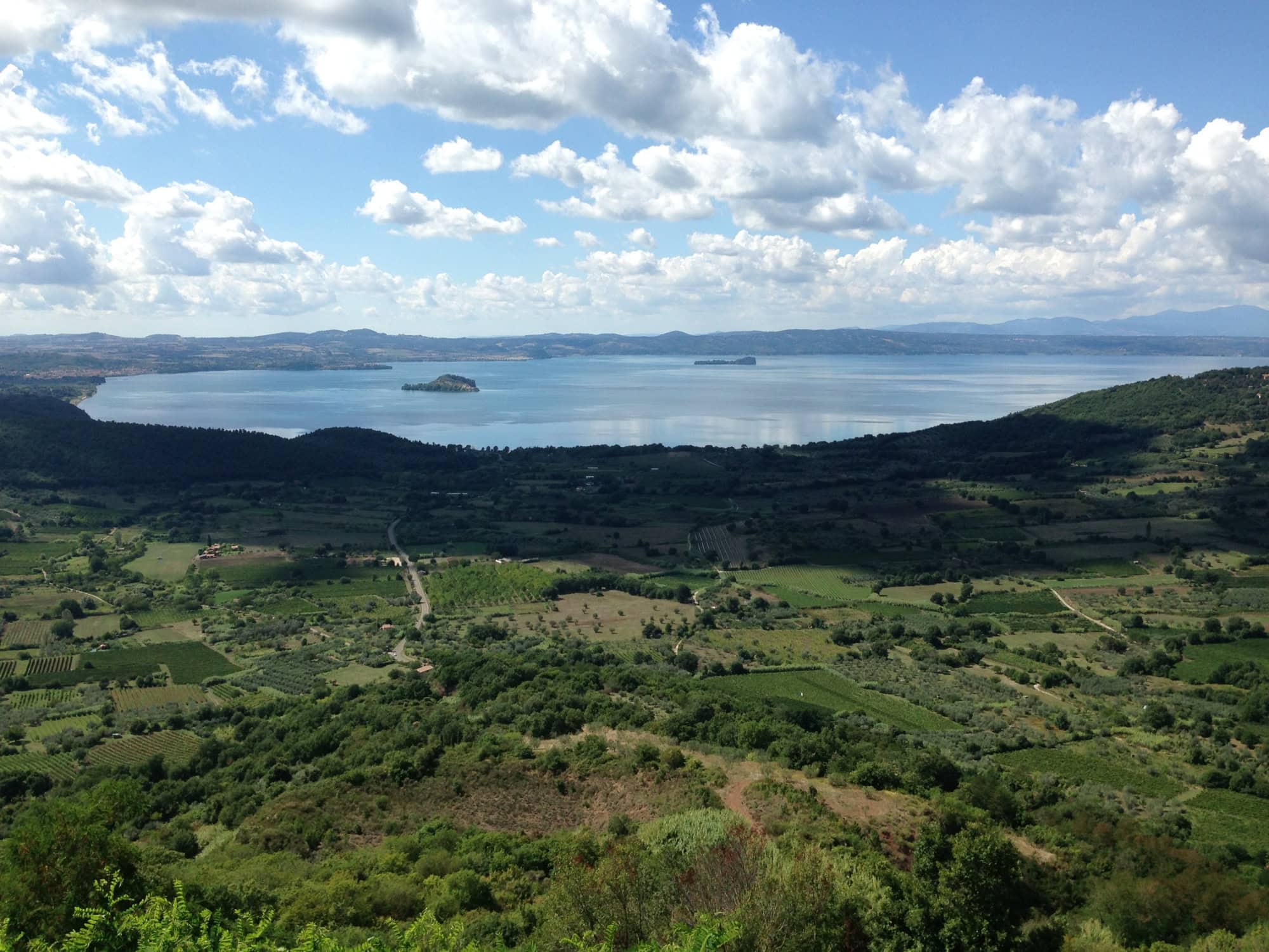il lago di Bolsena vicino a Bagnoregio